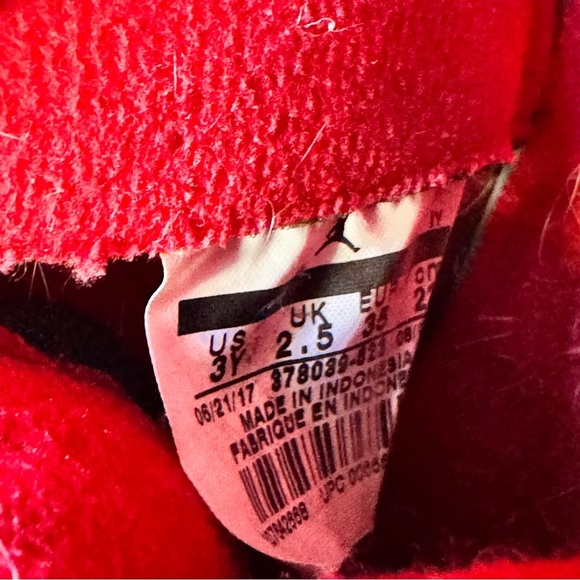 Rare Find! Air Jordan 11 Retro BP "Gym Red" - Size 3Y - Picture 10 of 11